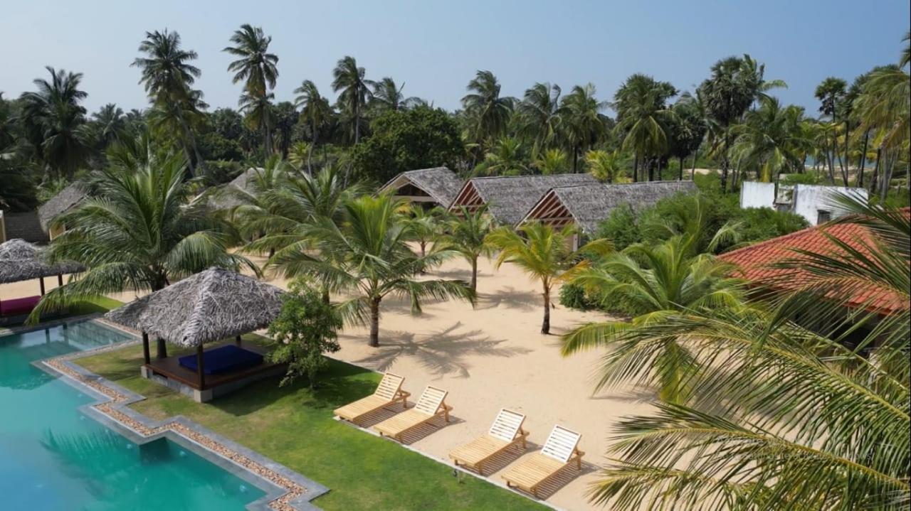 Blue Waves Kite Surfing Beach Resort Калпития Екстериор снимка
