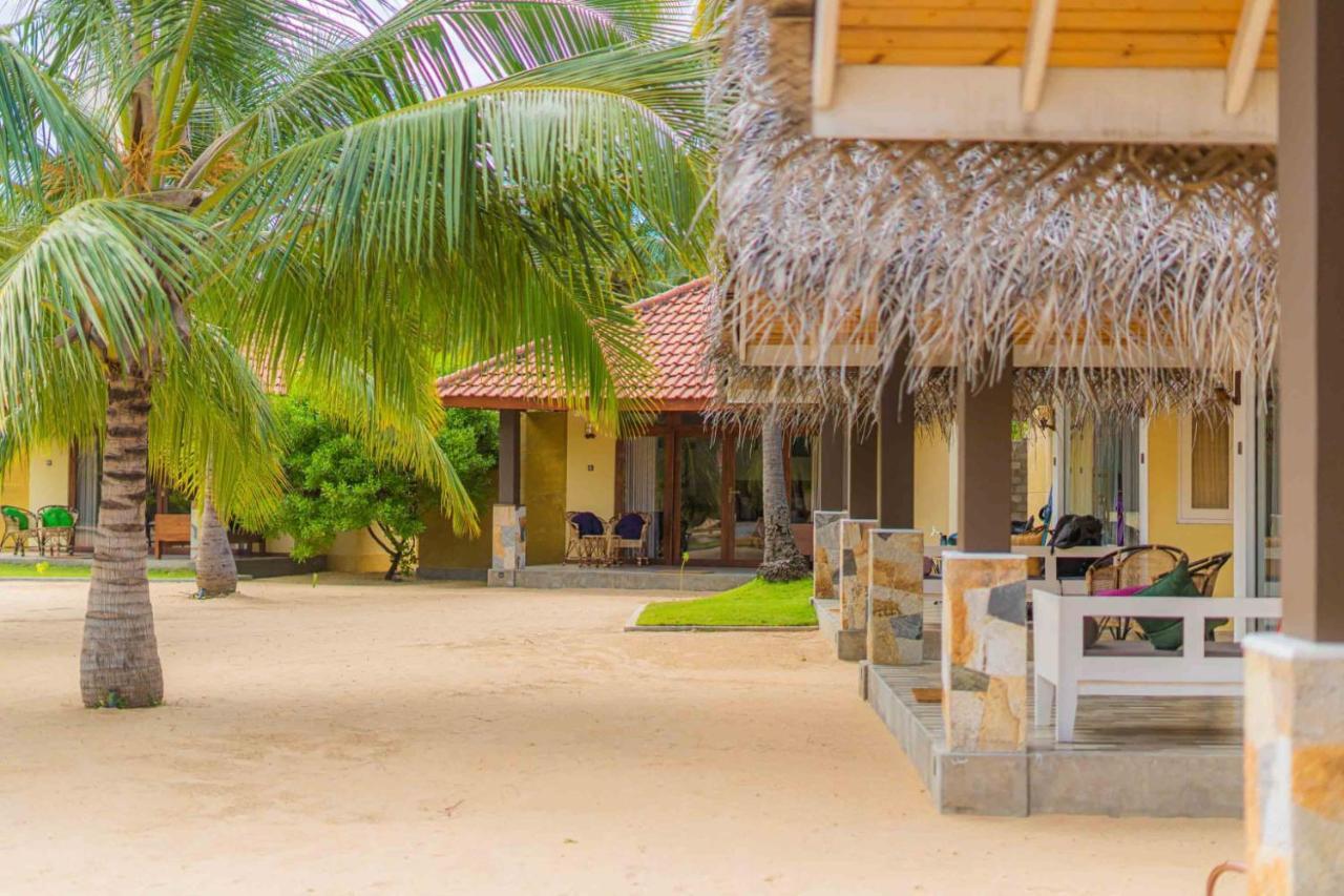 Blue Waves Kite Surfing Beach Resort Калпития Екстериор снимка