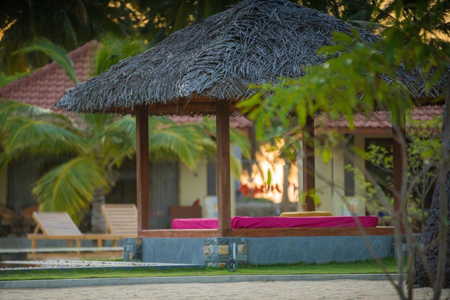 Blue Waves Kite Surfing Beach Resort Калпития Екстериор снимка