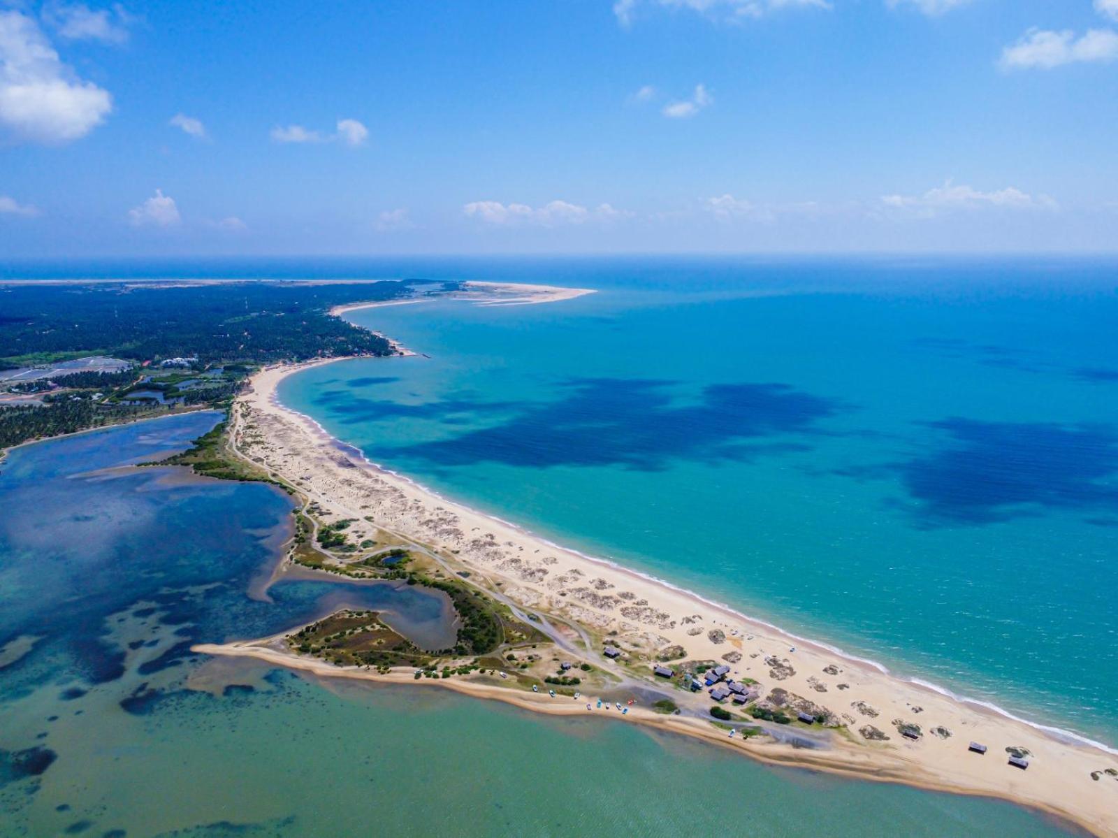 Blue Waves Kite Surfing Beach Resort Калпития Екстериор снимка